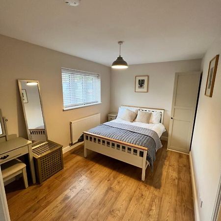 Sandscroft Annex 5A Apartment Broadway  Bagian luar foto