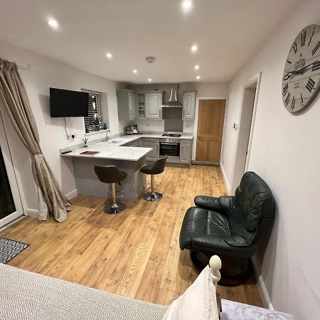Sandscroft Annex 5A Apartment Broadway  Bagian luar foto