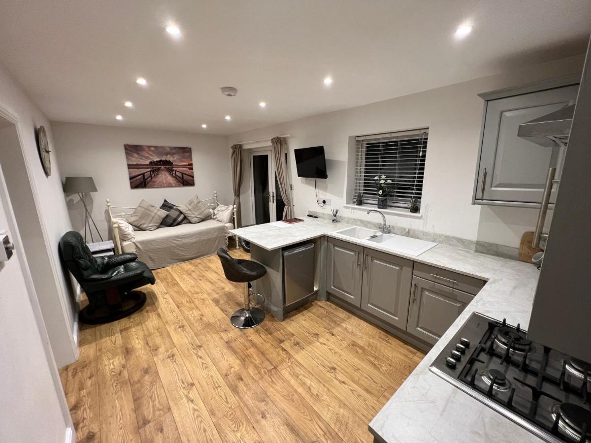 Sandscroft Annex 5A Apartment Broadway  Bagian luar foto
